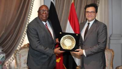 وزير الثقافة يلتقي نظيره الأنجولي لبحث آفاق التعاون الثقافي المشترك