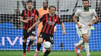 "الكالتشيو رهيب".. ميلان يروض الذئاب ويشعل سباق القمة