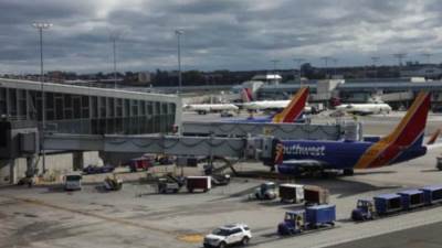 الإغلاق الحكومي يشل الطيران في المطارات الأمريكية