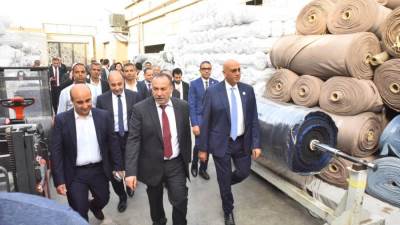 محافظ أسيوط ورئيس جهاز تنمية المشروعات يتفقدان المصانع بمنطقة الصفا الصناعية