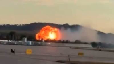 تحطم طائرة في مطار بالولايات المتحدة