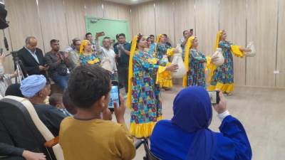 "مهرجان قنا للفنون".. بهجة إنسانية تلامس قلوب أطفال مركز علاج الأورام