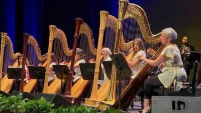 عازفات الهارب يحتفلن بافتتاح المتحف المصري الكبير في دار الأوبرا  