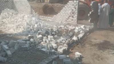 إزالة 33 حالة تعدٍ واسترداد 1885 متر مباني و88 فدانا من الأراضي الزراعية بأسيوط