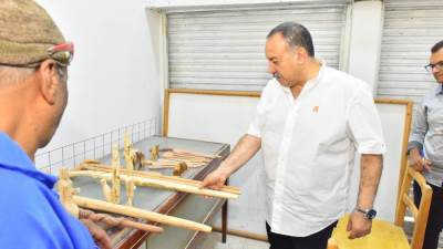 محافظ أسيوط يتفقد مركز "خان الخليلي" للتدريب على الحرف اليدوية بالفتح