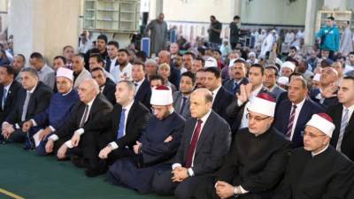 وزير الأوقاف يؤدي صلاة الجمعة في مسجد سيدي إبراهيم الدسوقي 