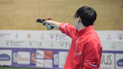 أجواء حماسية وسباقات نارية في اليوم الخامس من بطولة العالم للرماية مسدس وبندقية