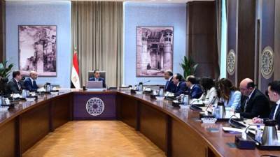 رئيس الوزراء يلتقي سكرتير عام المحكمة الدائمة للتحكيم