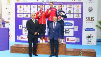 النرويج تتصدر منافسات السيدات في اليوم السابع من بطولة العالم للرماية