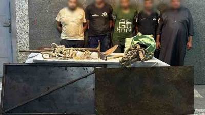 ضبط 5 أشخاص لقيامهم بالتنقيب عن الآثار بالقاهرة دون تصريح