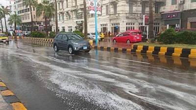  قبل نوة "المكنسة".. أمطار على الإسكندرية مع استمرار حركة الملاحة بالميناء