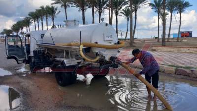 متابعة مستمرة لأعمال كسح مياه الأمطار بمصيف بلطيم