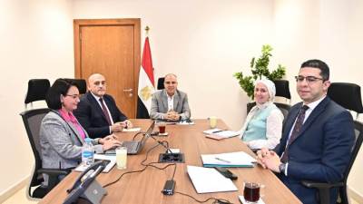 "وزير الري" يبحث مواقع تحلية مياه الصرف الزراعي للإنتاج الكثيف للغذاء