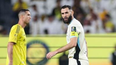 بعد تلقيه عروضًا أوروبية.. هل يرحل بنزيما عن الاتحاد السعودي؟