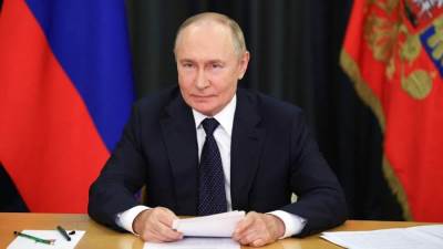 "بوتين" يعقد اجتماعًا مع رئيس مجلس الدولة الصيني في الكرملين