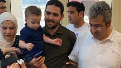 استمرار توافد أبناء الجالية المصرية في قطر للإدلاء بأصواتهم في انتخابات النواب