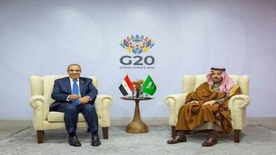 وزير الخارجية ونظيره السعودي يؤكدان عمق وتميز العلاقات التاريخية بين البلدين