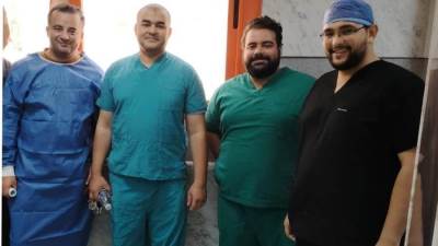  فريق طبي بالتأمين الصحي في بني سويف يعيد الأمل لطفل مصاب بالعظام الزجاجية