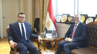 وزيرا الإسكان والعمل يبحثان سبل تعزيز التعاون المشترك بعدد من الملفات