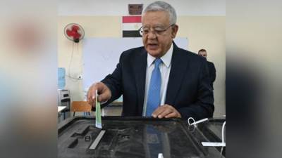 المستشار الدكتور حنفي جبالي يدلي بصوته في انتخابات مجلس النواب