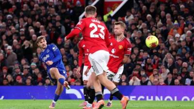 إيفرتون يحرق "شياطين مانشستر" في مسرح الأحلام