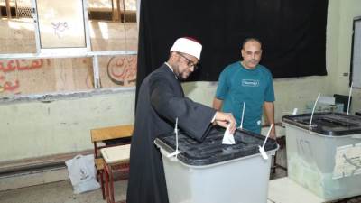 أمين البحوث الإسلامية يدلي بصوته في انتخابات مجلس النواب 2025