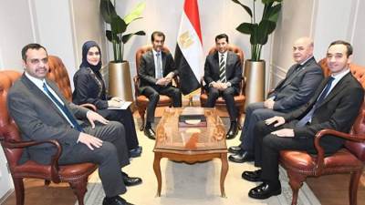 وزير الشباب والرياضة يستقبل سفير دولة قطر لبحث التعاون المشترك