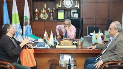 رئيس صرف صحي الإسكندرية يعقد لقاءات دورية مع الموظفين