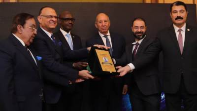 الاتحاد الأفريقي الآسيوي يُتوِّج الدكتور محمد زقزوق بلقب "قلب مصر النابض"