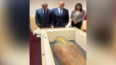 عاجل | الخارجية: مصر تسترد قطعتين أثريتين من بلجيكا.. صور