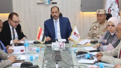 غرفة العمليات الرئيسية بسوهاج تتابع سير انتخابات مجلس النواب