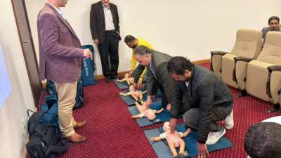 «الصحة» تواصل المرحلة التاسعة من تدريب الكوادر على أجهزة إزالة الرجفان القلبي