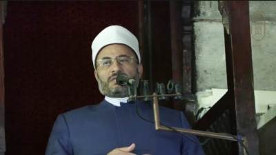 الهواري: الرجل والمرأة على السواء مطالبان بالحشمة وغض البصر