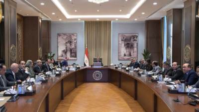 رئيس الوزراء يتابع مشروعات تطوير قطاع الغزل والنسيج والاستغلال الأمثل لبعض الأصول