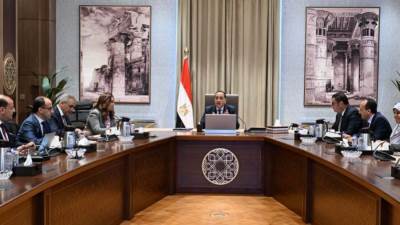 رئيس الوزراء يستعرض الموقف التنفيذي لحوكمة إجراءات التصالح وتقنين أراضي الدولة