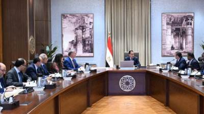 رئيس الوزراء يلتقي رئيس قسم الأصول الأساسية والبلدان الناشئة في شركة "شيفرون"