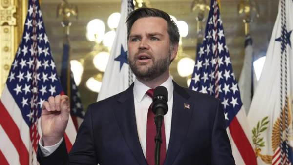 نائب ترامب: وقف إطلاق النار في غزة "صامد"