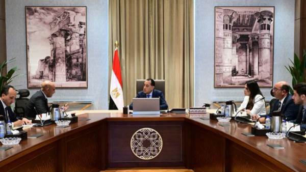 رئيس الوزراء يلتقي وزير التربية والتعليم والتعليم الفني لاستعراض عددٍ من ملفات عمل الوزارة