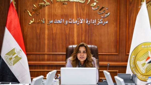 وزيرة التنمية المحلية تتابع مع المحافظين سير العملية الانتخابية