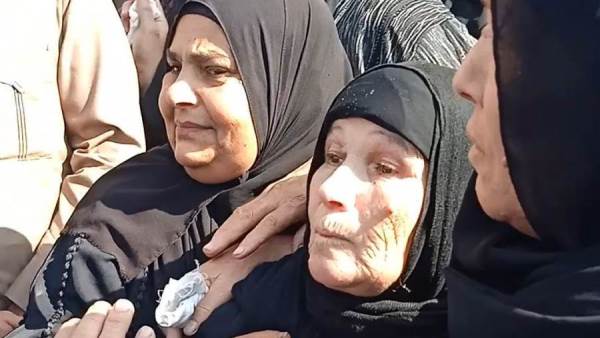 أهالي قرية النسيمية بالدقهلية يؤدون صلاة الغائب على "إسلام" ضحية أصدقائه 