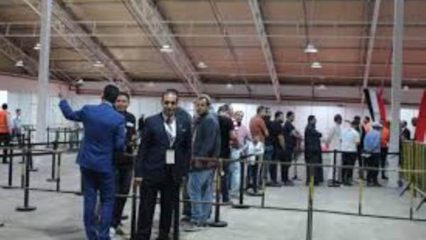 سفير مصر بنيوزيلندا: إقبال الجالية على التصويت في انتخابات النواب يعكس عمق ارتباطهم بالوطن