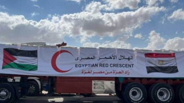 قافلة "زاد العزة" الـ78 تدخل إلى الفلسطينيين في قطاع غزة