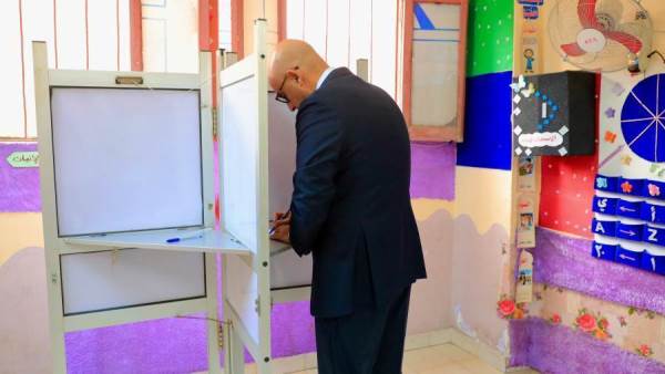 وزير التعليم يدلي بصوته في انتخابات مجلس الشعب 
