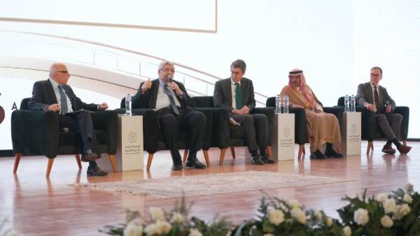 ملتقى الرعاية الصحية: جلسة نقاشية بعنوان "التوازن بين الصحة والتمويل والاستدامة"