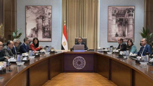 رئيس الوزراء يتابع جهود التنسيق بين وزارات المجموعة الاقتصادية في الملفات المختلفة