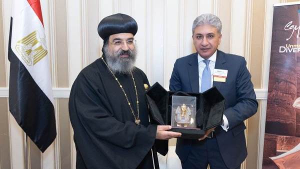 وزير السياحة والآثار يلتقي بالأسقف العام للكنيسة القبطية خلال زيارته لأمريكا