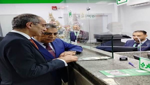 وزير الاتصالات يفتتح مكتب بريد المنصورة الرئيسي بعد تطويره