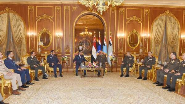 الفريق أحمد خليفة رئيس أركان حرب القوات المسلحة يلتقى رئيس أركان القوات المسلحة القطرية